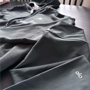 Alo Yoga Charcoal Green Set Accolade Hoodie - M & Airlift 7/8 Leggings S